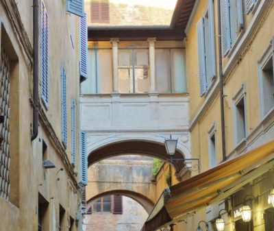 Siena for lovers: a romantic guide to the city