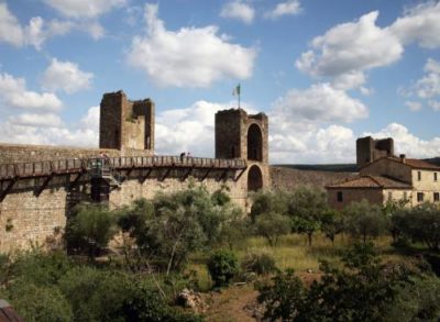 5 Reasons to Add Monteriggioni to Your Tuscan Vacation