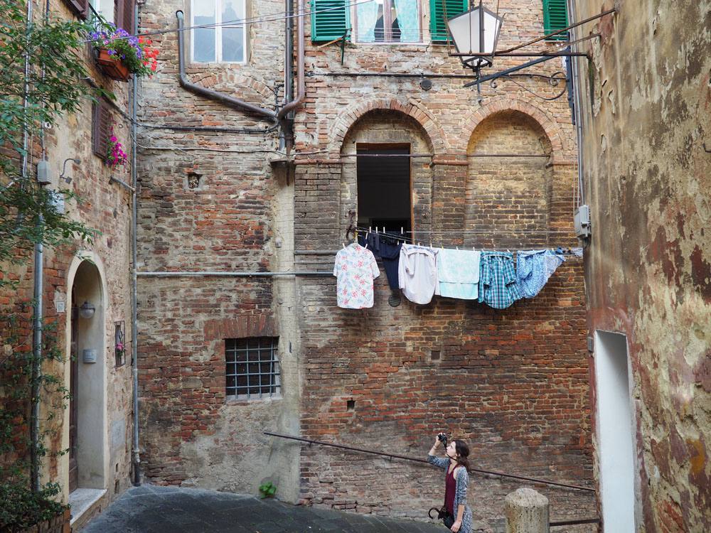 Laundry in streets | Siena Photos Laundry in streets | Siena Photos