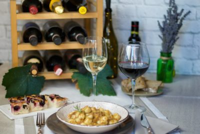 Abbinamento cibo vino: le “regole” da seguire (e/o ignorare)