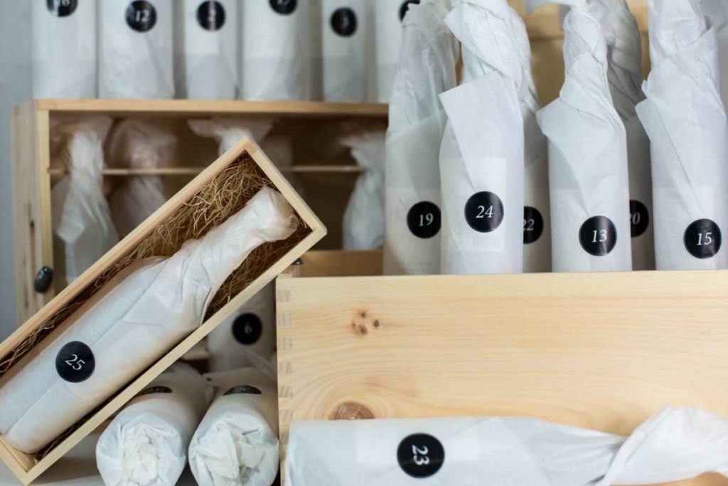 Idea for a wine advent calendar: A tissue paper countdown Idea for a wine advent calendar: A tissue paper countdown